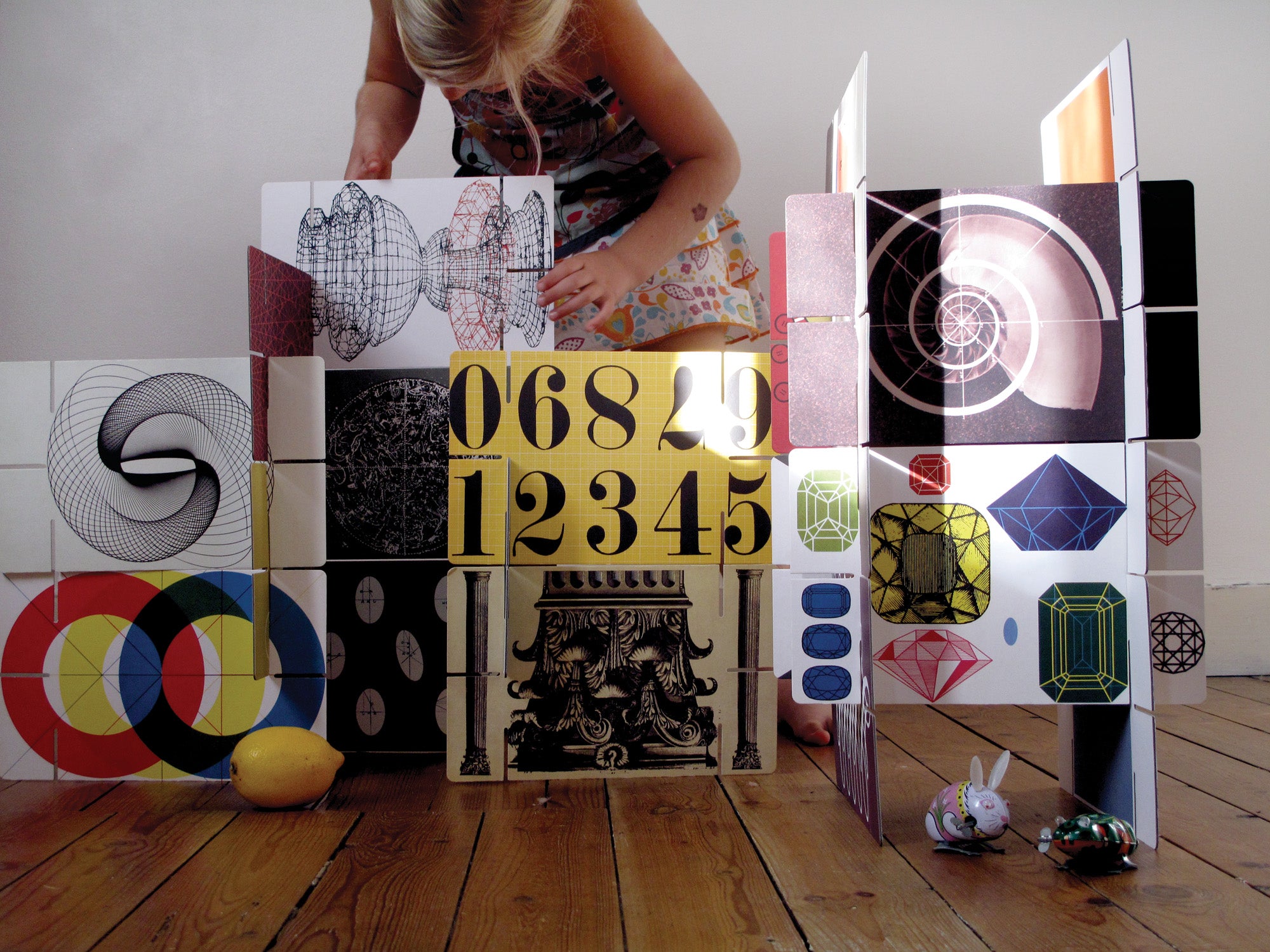 Eames House of Cards - Giant